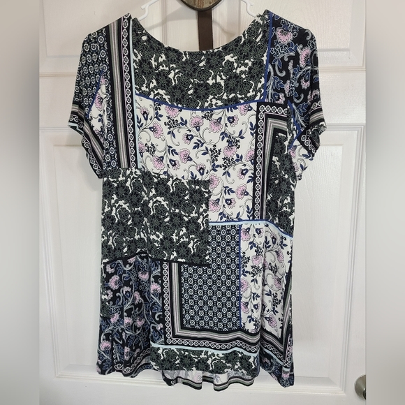 Croft and Barrow Woman's Short Sleeve Blouse, Size: Medium Color: Black - Picture 8 of 14